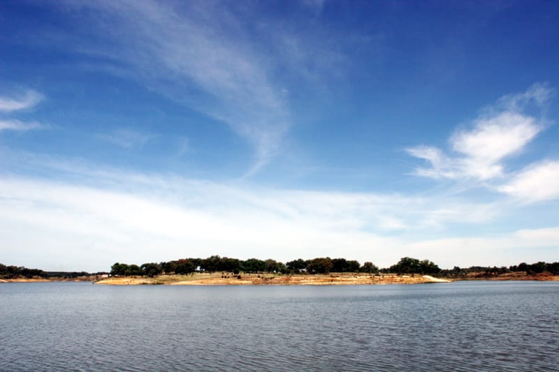 Barragem e Trilhos no Alentejo
